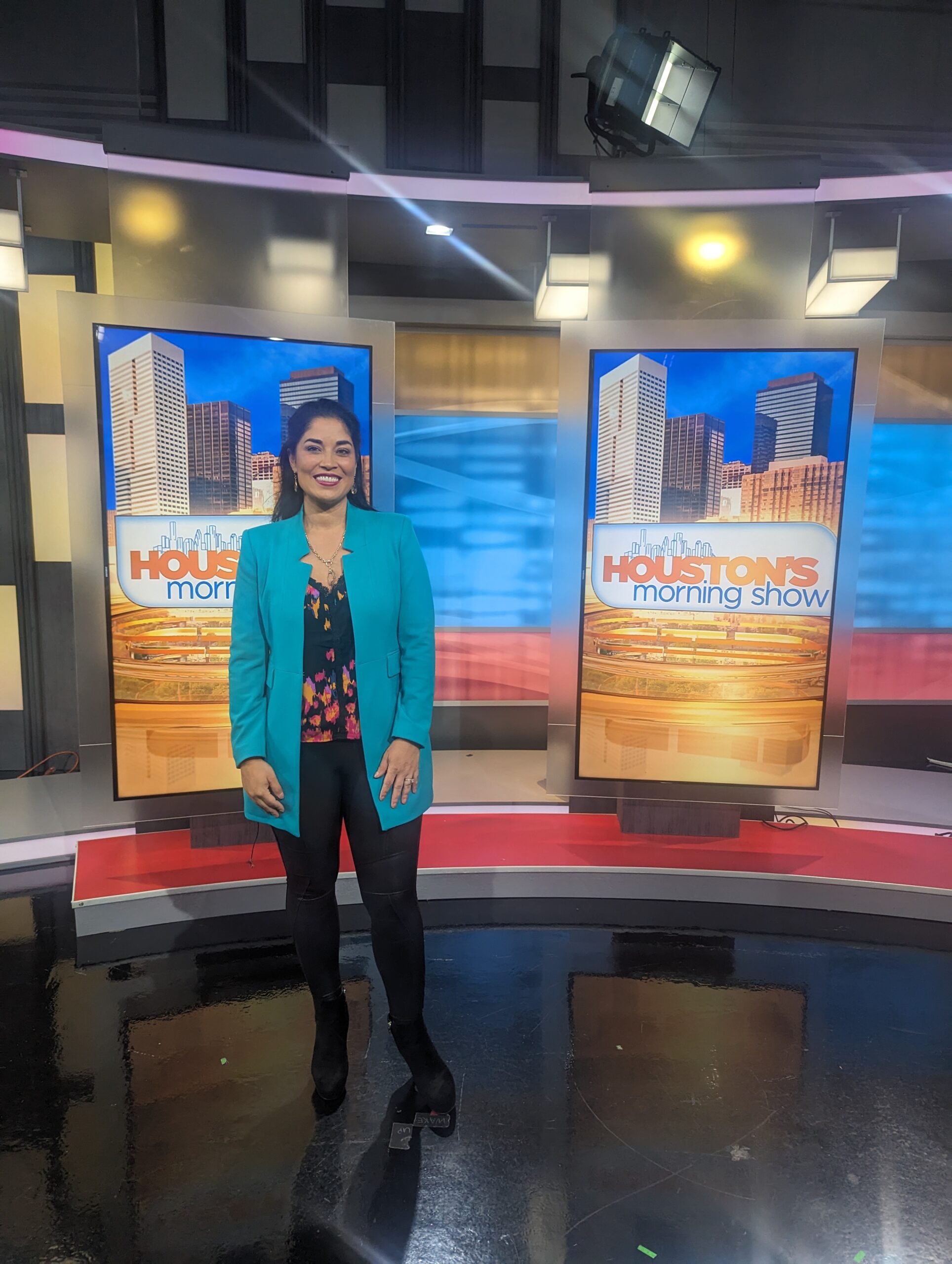 PXL_20231005_144221525.MP Dr. Viviana Coles shares the benefits of morning sex on YouTube